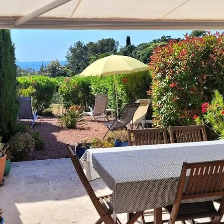 Prázdninový dům Provenzalisches Haus Les Lauriers Roses - Garten Mit Meerblick Und Gemeinschaftspool By Riviera Homelife Saint-Raphaël